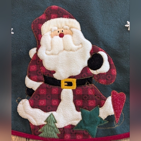 Christmas tree skirt felt with Santa Claus in near perfect condition - Picture 3 of 9